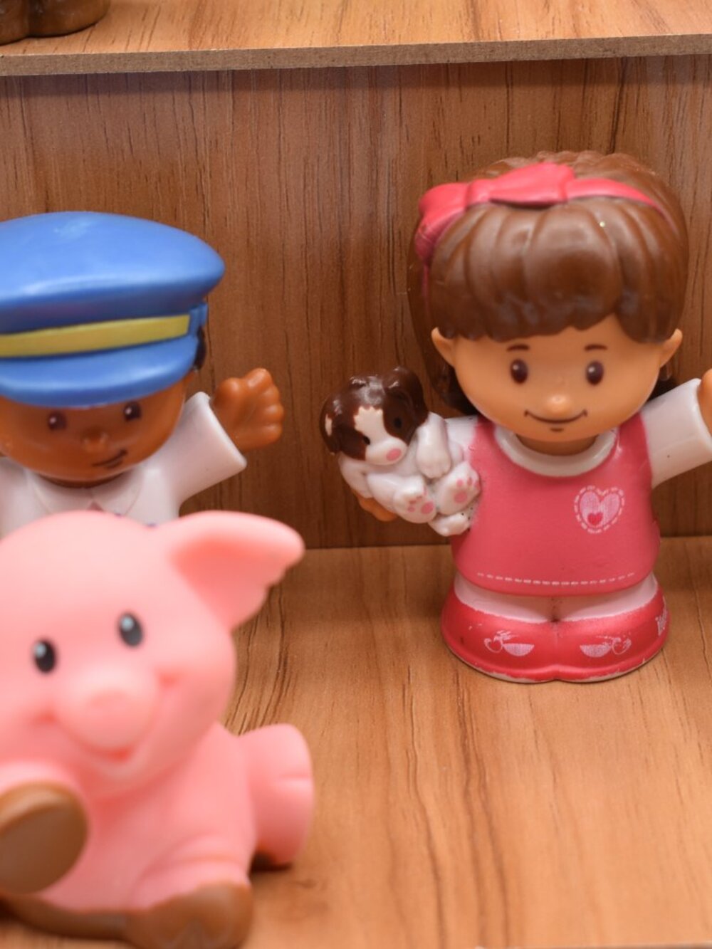 Fisher Price Little People Emma Farm Girl Koby Prince Eric Zookeeper Pilot Robin - Picture 7 of 9